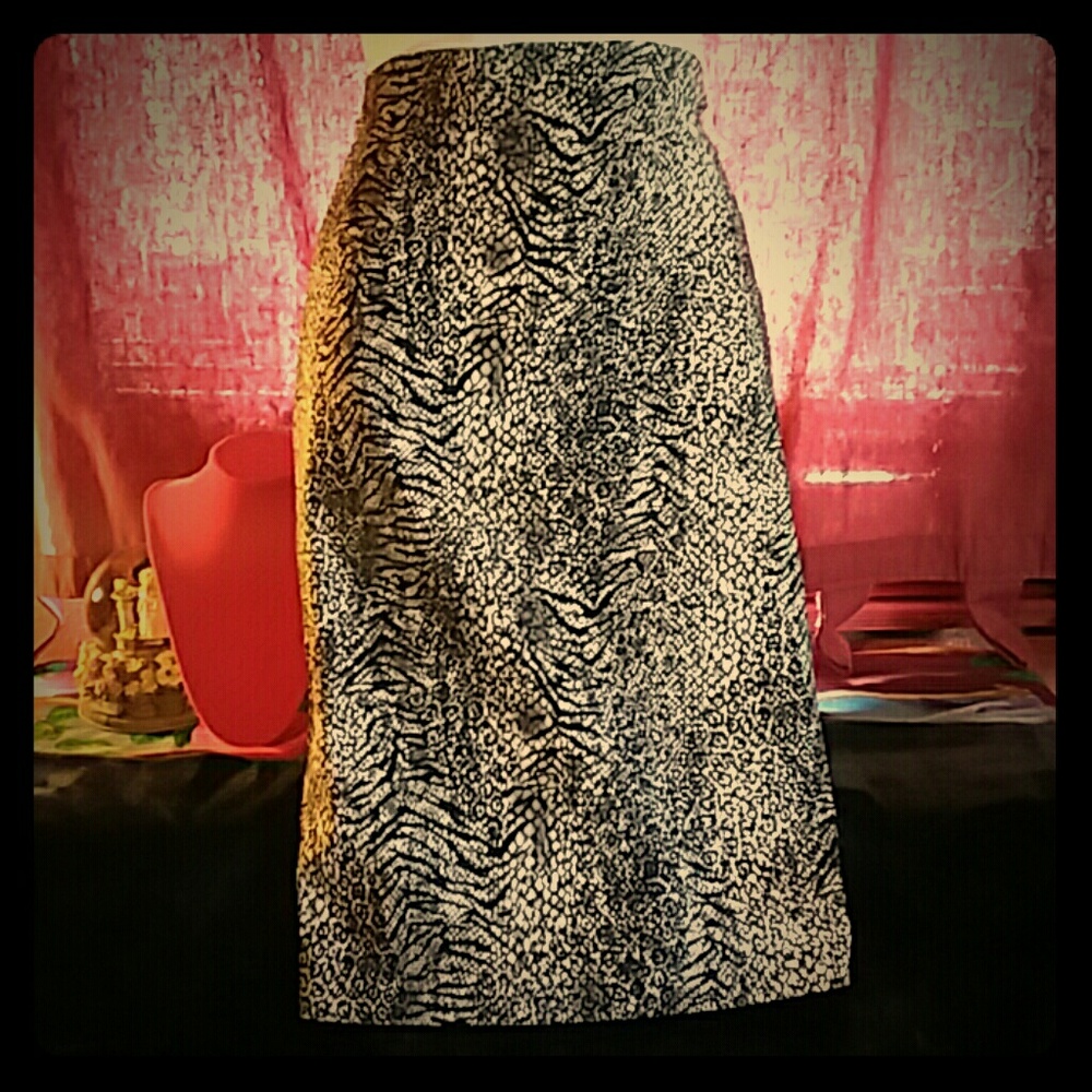 NYCC Animal print pencil skirt.